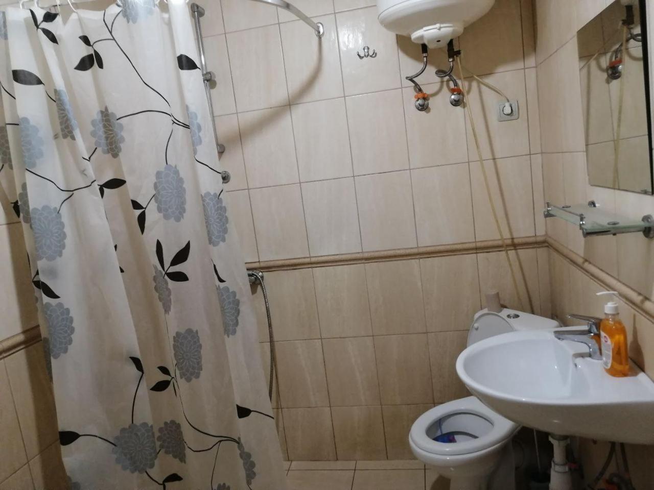 Квартира По Улице Коновальца, 36-Э Kiev Esterno foto